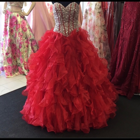 Stunning New Ruffled Red Prom Gown - Picture 1 of 5